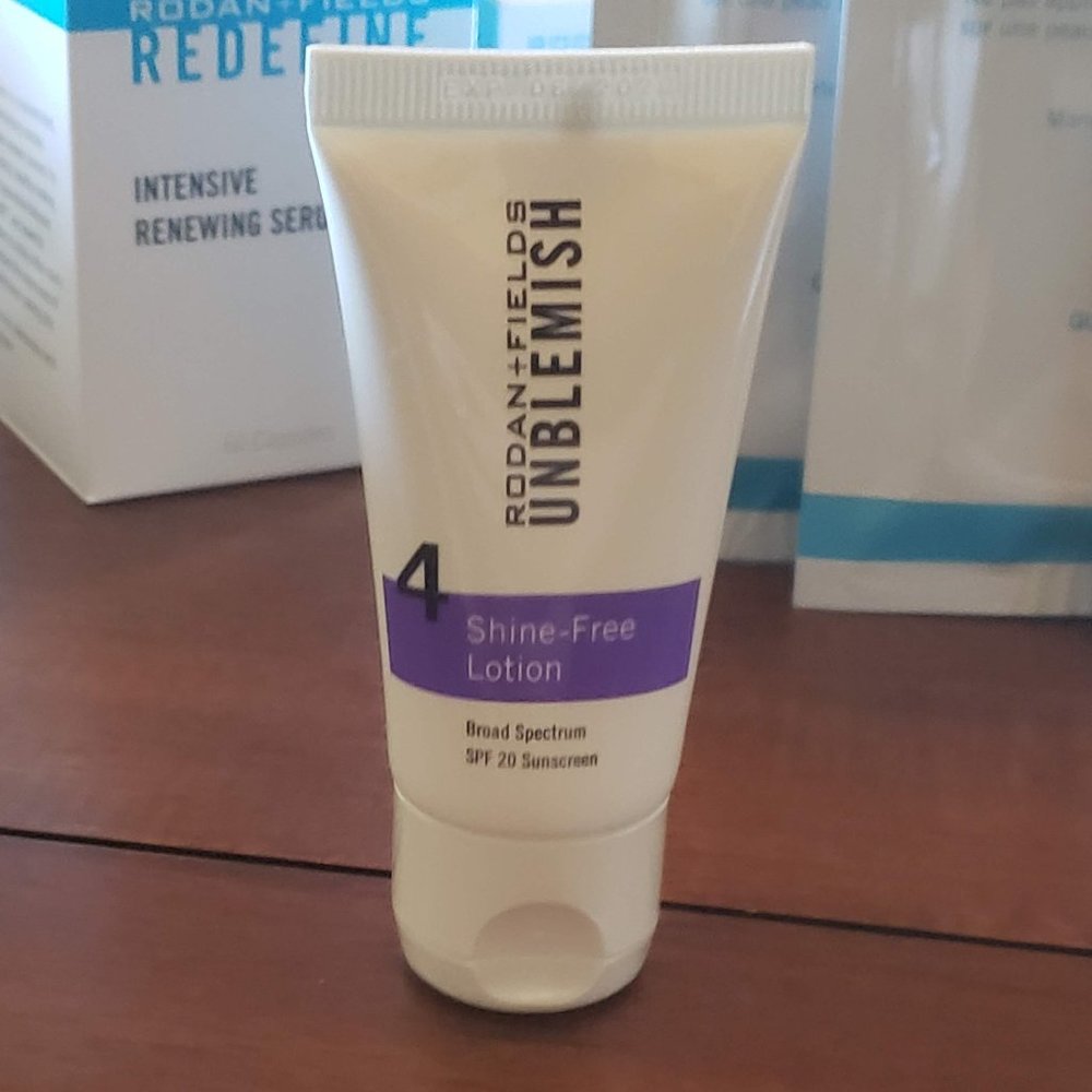 UNBLEMISH Shine-Free Lotion Step 4